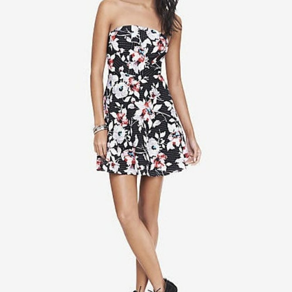 Express strapless floral print mini dress size 4 NWT